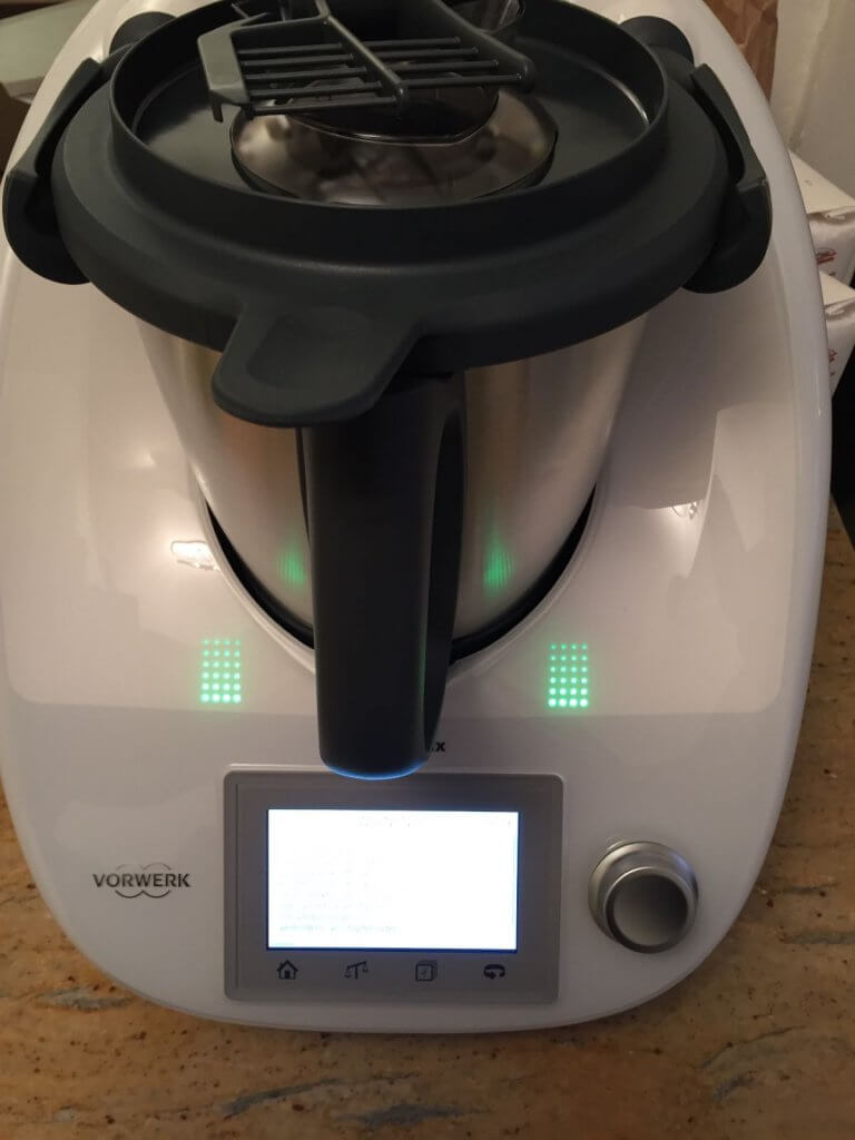 When Turning the Thermomix on, it blinks.